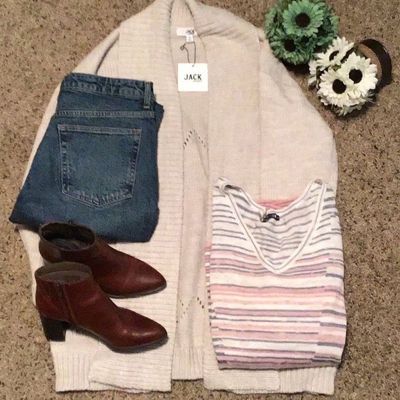 🛑SOLD🛑 Cardigan in Sand - Picture 2 of 7